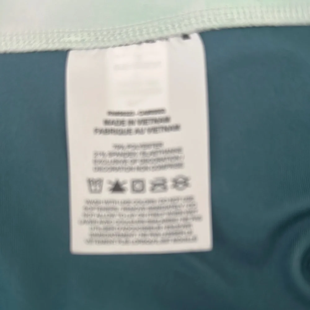 Nike Green and White Bike Shorts Moisture-Wicking Performance